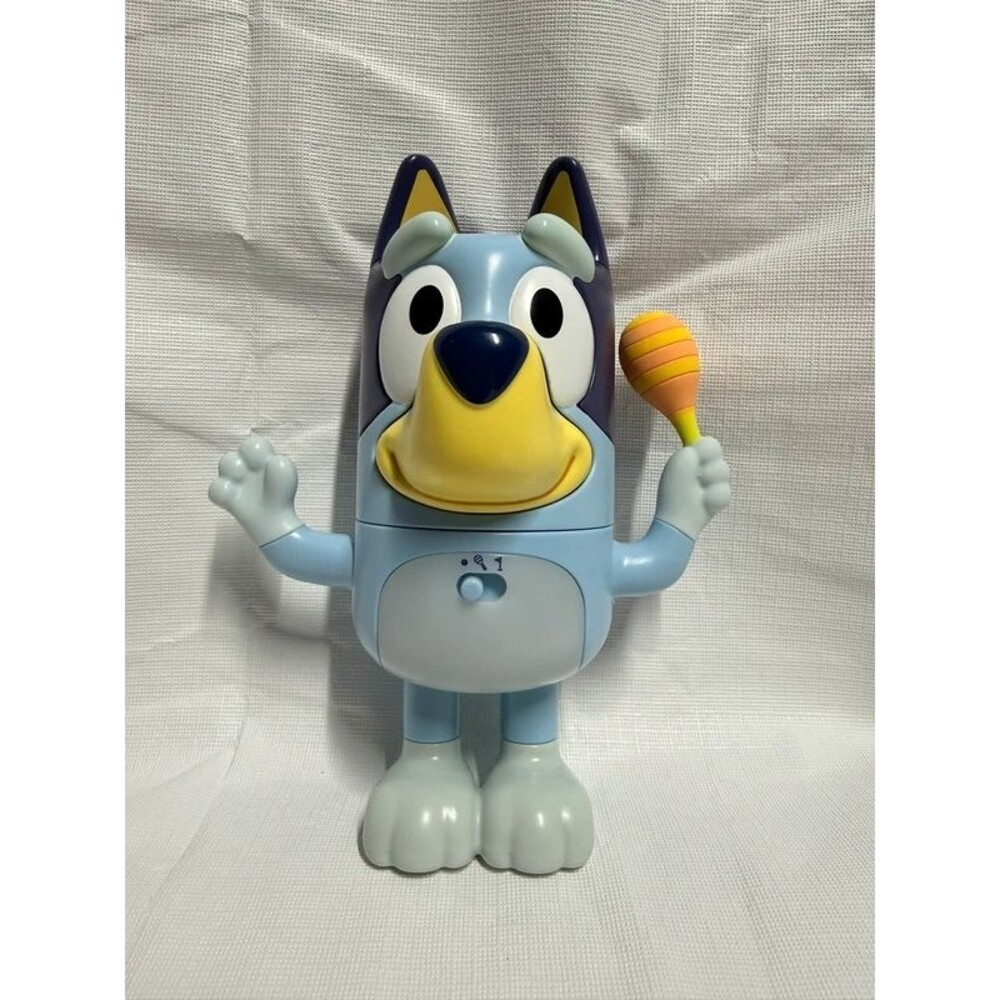 Bluey Bop It Shake it